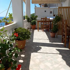 Aparthotel White, Himare